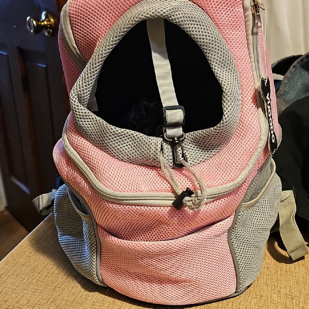 YUDODO Pink and Gray Pet Carrier Backpack. Sz M,  NEW